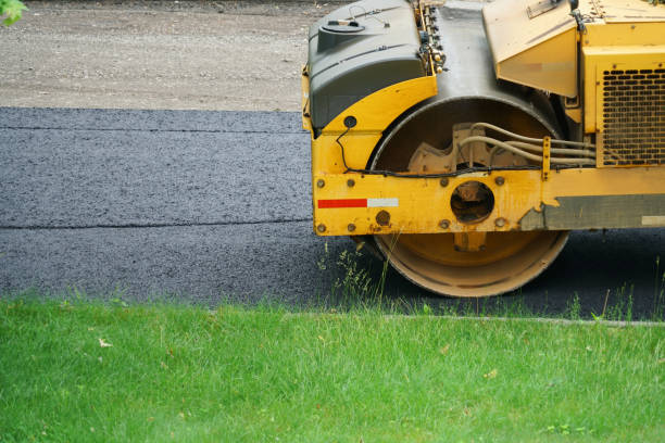 Best Driveway Paving Contractor  in Independence, KS